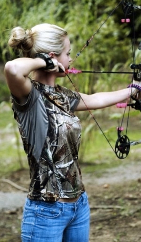 Pics of Sexy Hot Archery Bow Arrow Hunting Girls (57 Photos) 198
