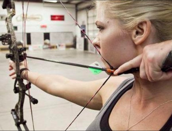 Pics of Sexy Hot Archery Bow Arrow Hunting Girls (57 Photos) 197