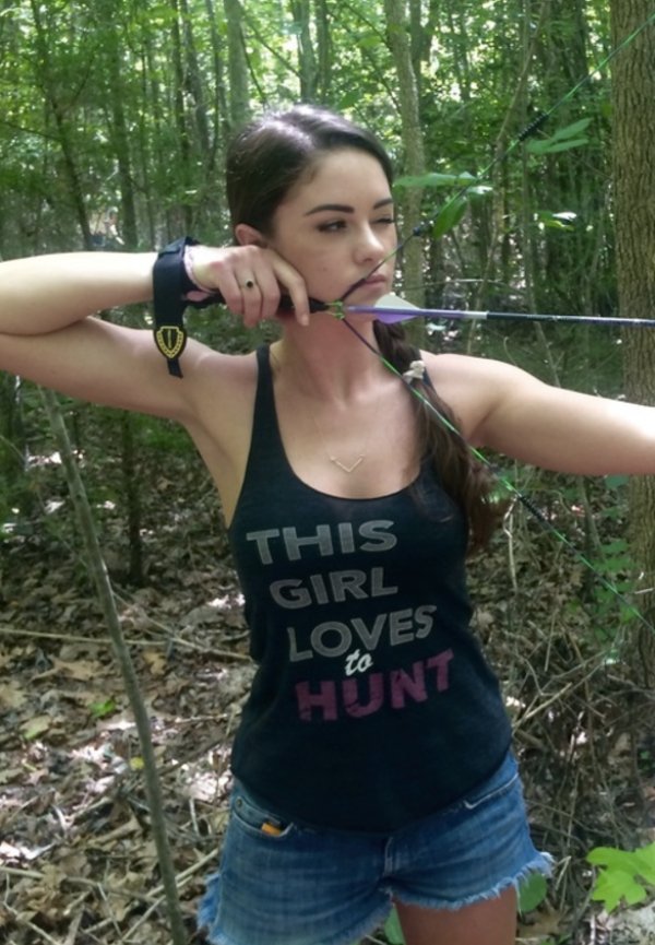 Pics of Sexy Hot Archery Bow Arrow Hunting Girls (57 Photos) 14