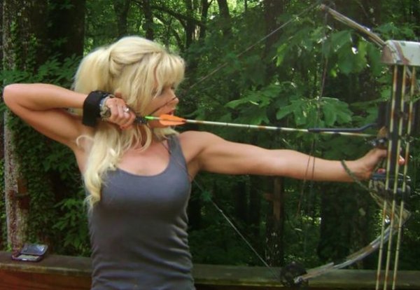 Pics of Sexy Hot Archery Bow Arrow Hunting Girls (57 Photos) 188