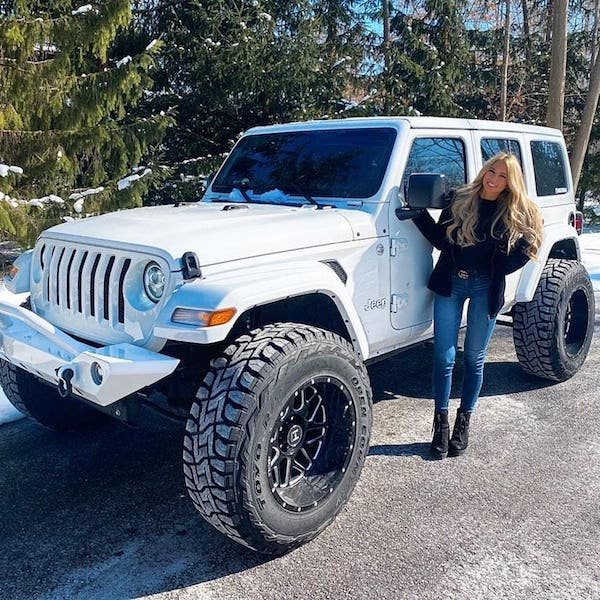 We’ll give you 4×4 reasons why hot girls and hot jeep trucks are the best (51 Photos) 18