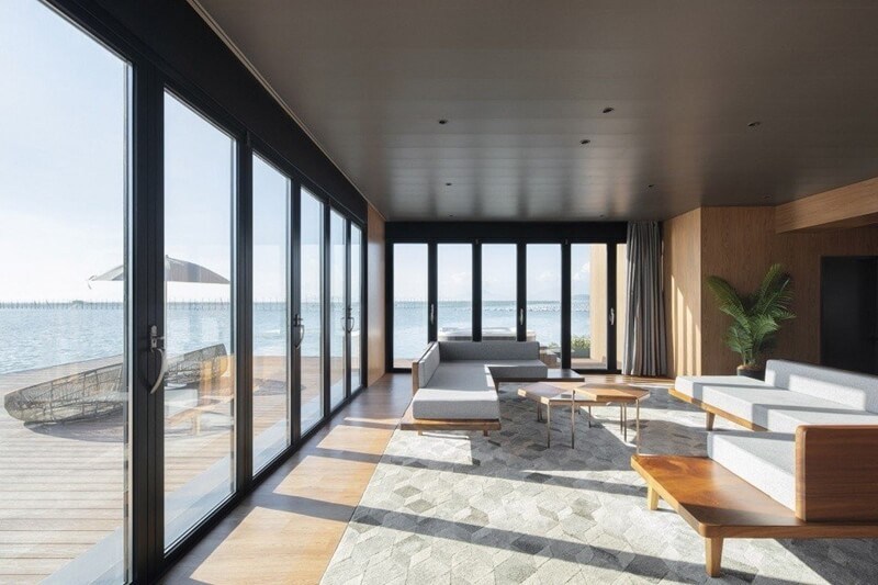 Chinese Entrepreneur builds dream villa in the middle of the ocean 7