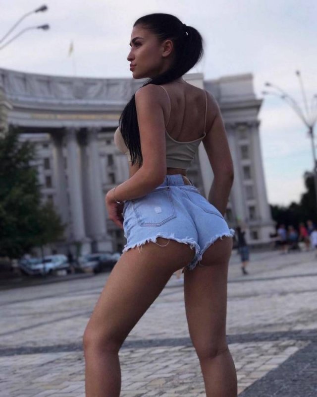 50 Hottest Girls In Shorts 18