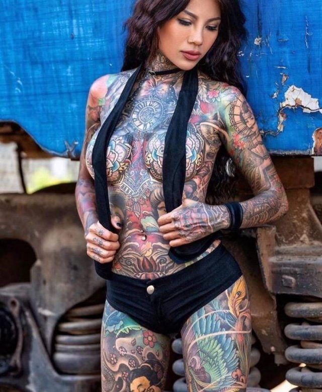 50 Hottest Tattooed Girls 8