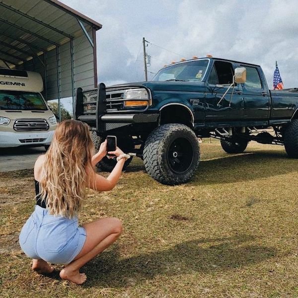 We’ll give you 4×4 reasons why hot girls and hot jeep trucks are the best (51 Photos) 74