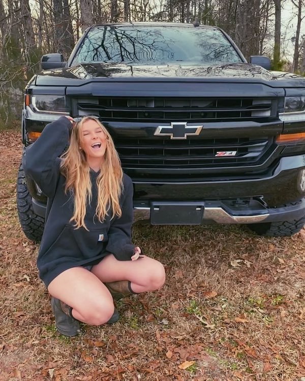 We’ll give you 4×4 reasons why hot girls and hot jeep trucks are the best (51 Photos) 106