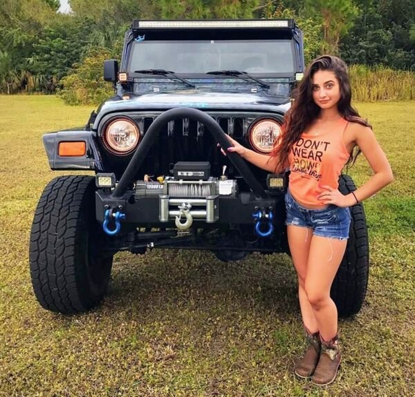We’ll give you 4×4 reasons why hot girls and hot jeep trucks are the best (51 Photos) 65