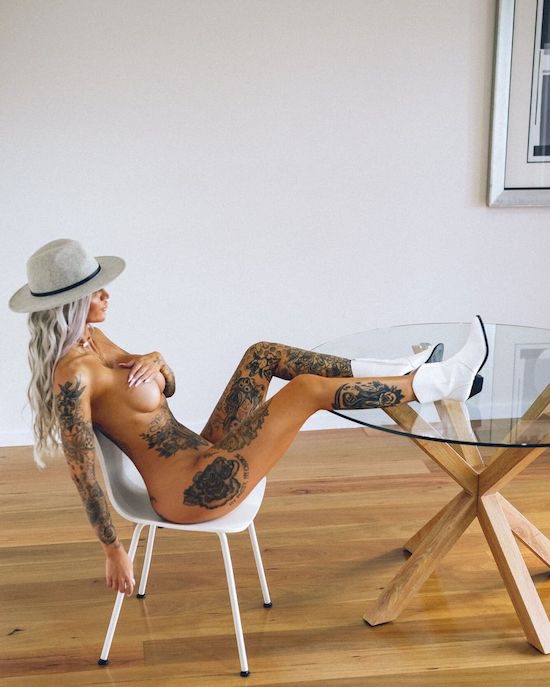 INSTA BABE OF THE DAY – @BRAADY 7