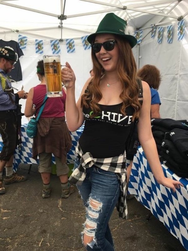 Cheers to the weekend with Women and Beer! (100 images ) 78