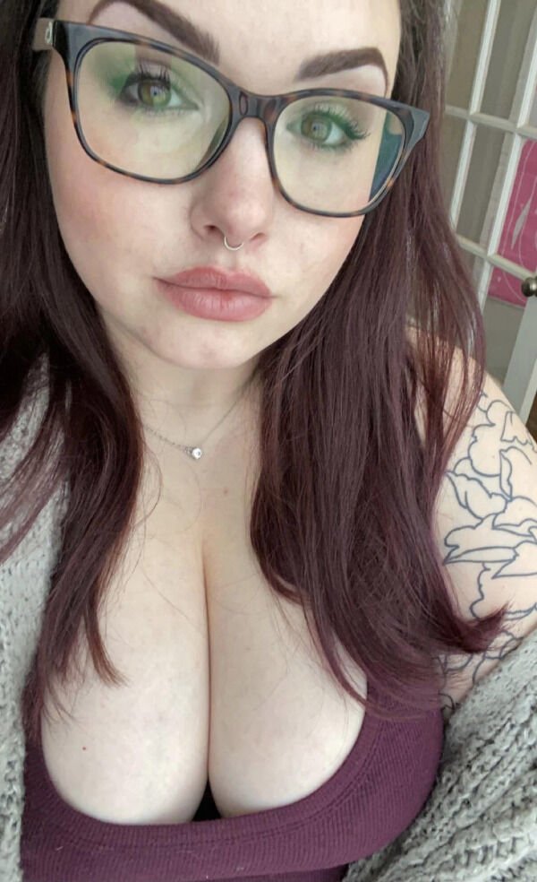 23 Sexy Girls In Glasses 12