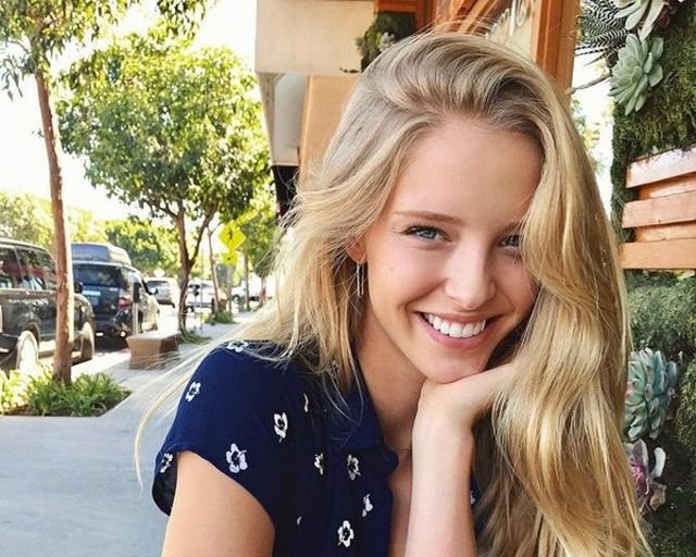 31 Girls With Beautiful Smiles 32