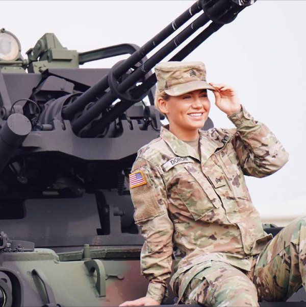 28 Hottest Military Girls 43