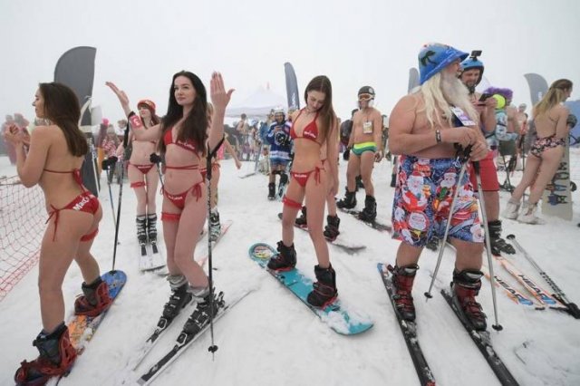 People In Sochi, Russia Are Skiing In Underwear 129