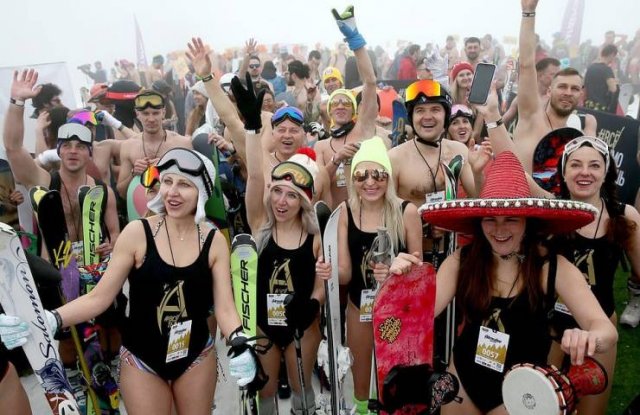 People In Sochi, Russia Are Skiing In Underwear 21