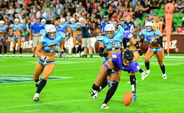 Ones best ways people A reminder the Lingerie Football League was a thing (25 Photos) 22
