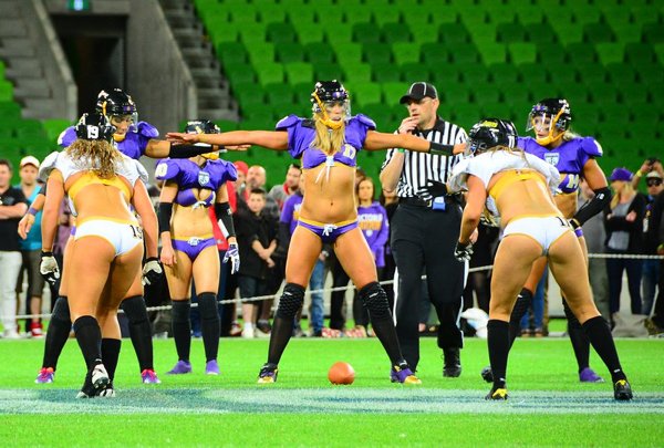 Ones best ways people A reminder the Lingerie Football League was a thing (25 Photos) 11