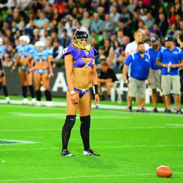 Ones best ways people A reminder the Lingerie Football League was a thing (25 Photos) 15