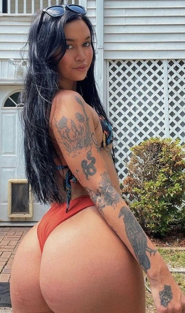 The Hottest Tattooed Girls On The Net 9