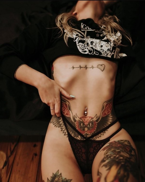 The Hottest Tattooed Girls On The Net 40