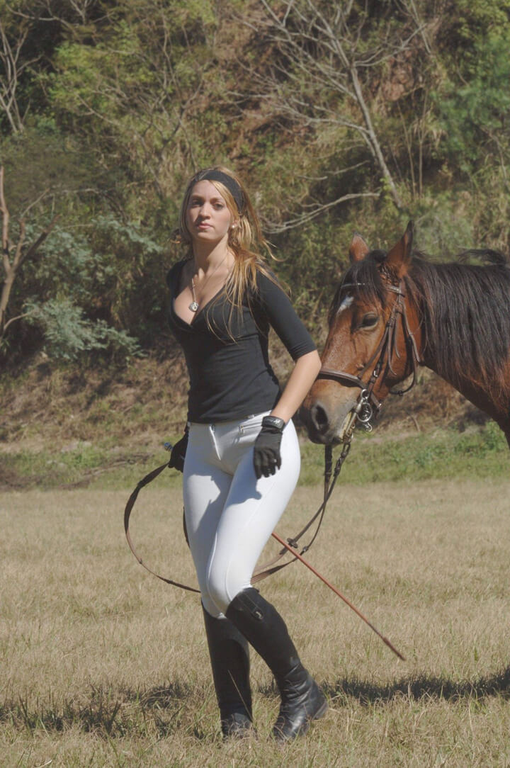 21 Of The Hottest Equestrian Ladies Wearing The Tightest Jodhpurs Ever! 10