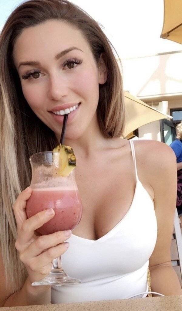 36 Sexy Girls And Alcohol 20