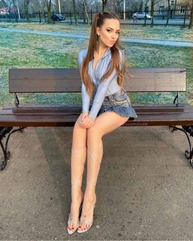 48 Sexy Girls With Beautiful Legs 6