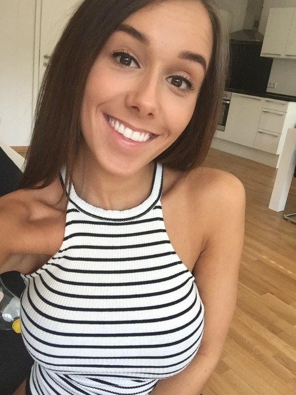 36 Sexy Girls With Dimples 7