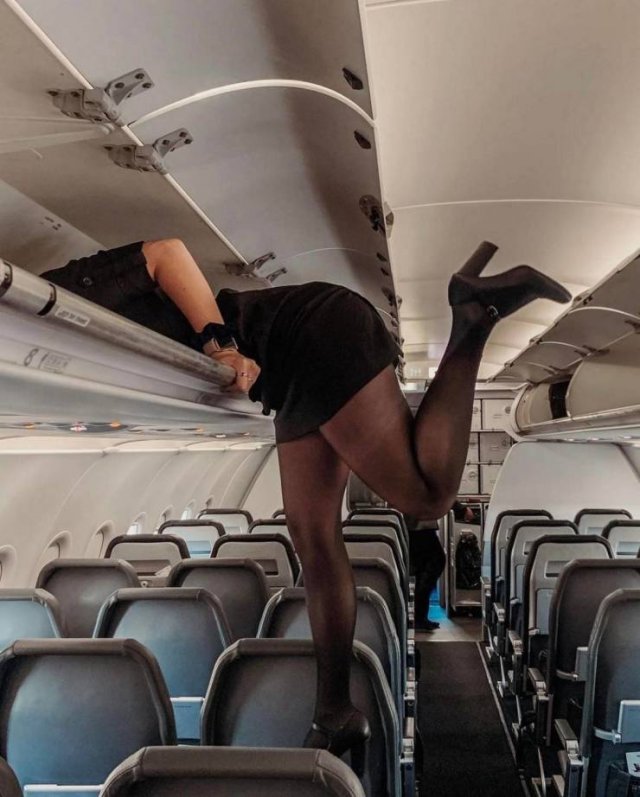 33 Sexy Flight Attendants 7