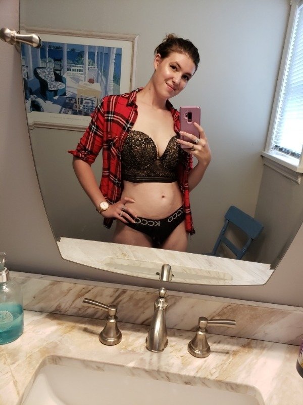Flannel Girls Are Here To Keep You Warm This Winter :Sexy flannels are heating up this cold weather (45 Photos) 21