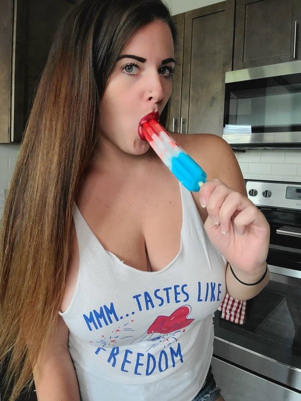 You Patriotic Girls are letting FREEDOM ring (25 photos) 14