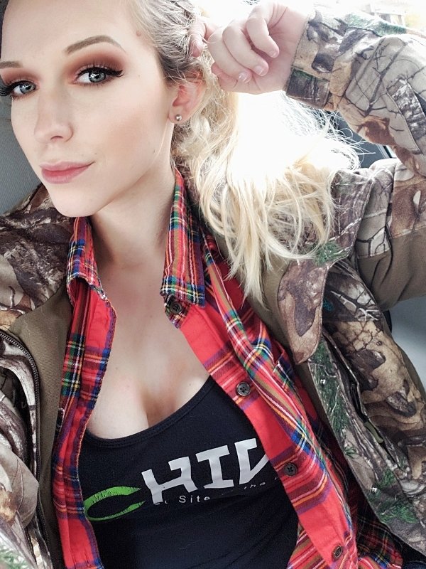 Flannel Girls Are Here To Keep You Warm This Winter :Sexy flannels are heating up this cold weather (45 Photos) 350
