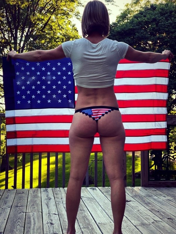 You Patriotic Girls are letting FREEDOM ring (25 photos) 76