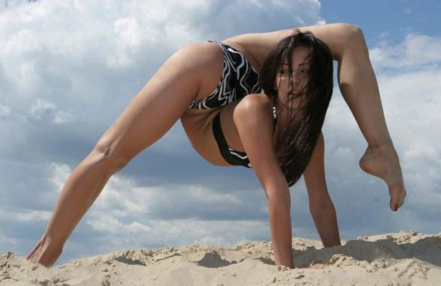 46 Hot And Flexible Girls 13