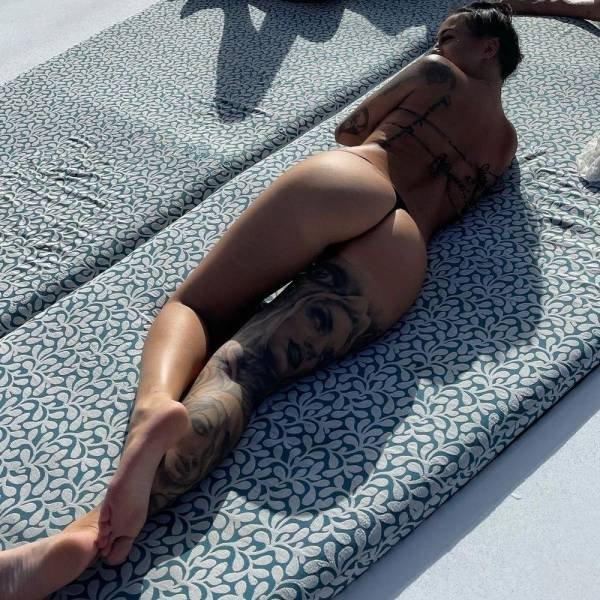 45 Hot Girls With Tattoos 3
