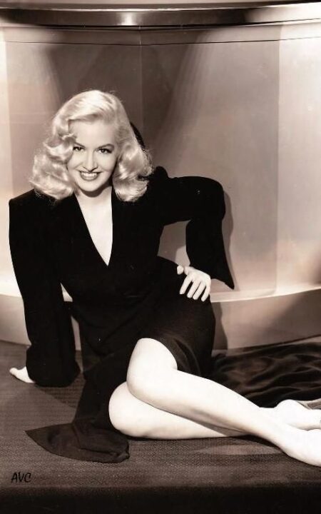40 Hottest Vintage Actresses From The Golden Age Of Hollywood 21