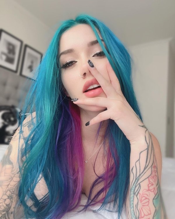 36 Hot Girls With Dyed Hair 4