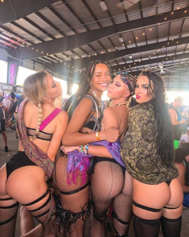 50+ Sexy Music Festival Girls 141