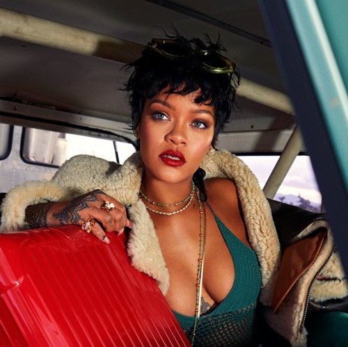 Rihanna 2021 3