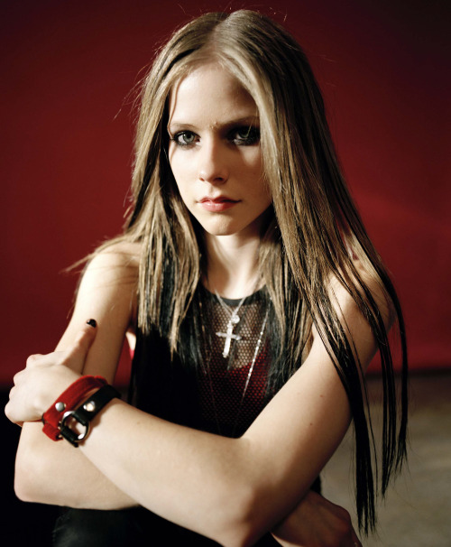 hqcelebritiescom:Avril Lavigne
Happy Birthday, Avril Lavigne! 3