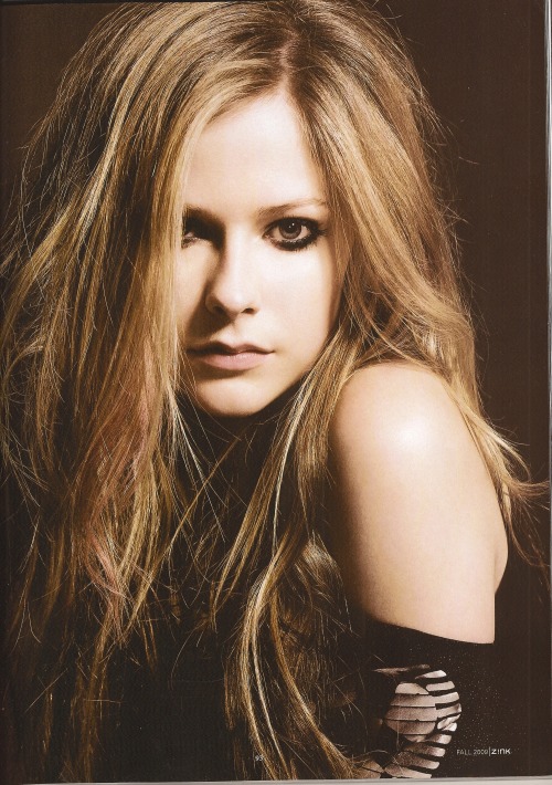 hqcelebritiescom:Avril Lavigne
Happy Birthday, Avril Lavigne! 4