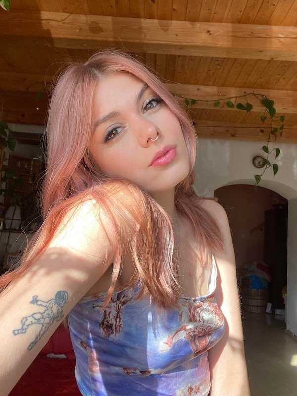 32 Hottest Girls With Dyed Hair 32