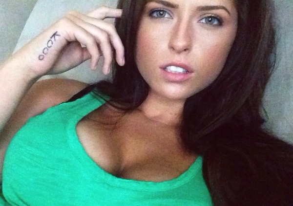 Beautiful bartenders serving up the sexy sauce (17 pics) 9