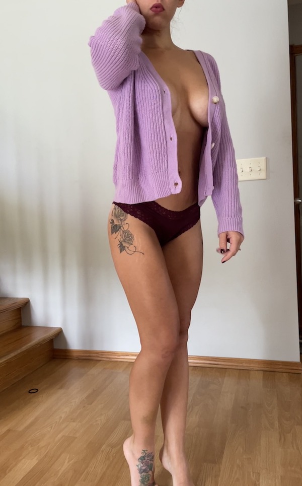 Hot Girls and sweater weather go together like whiskey and fire (100 Photos) 61