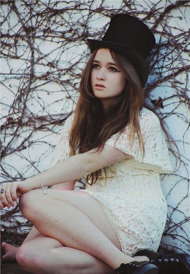 Hot Alice Englert Shows the Sexy Side of Hipsters (42 Photos) 84