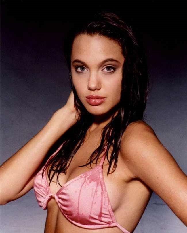 Hot Angelina Jolie Has Been Beautiful for Decades (48 Photos) 92