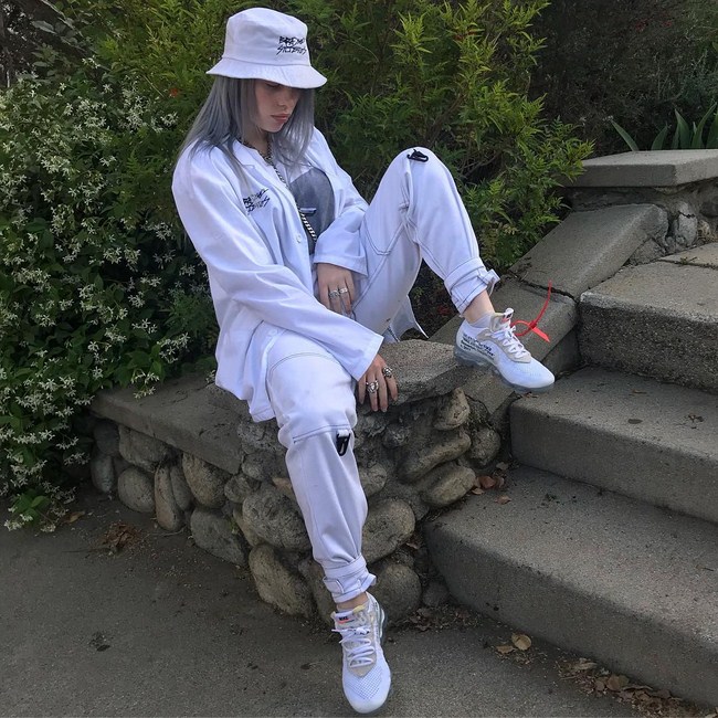 Hot Billie Eilish is Bad in All the Right Ways (31 Photos) 31