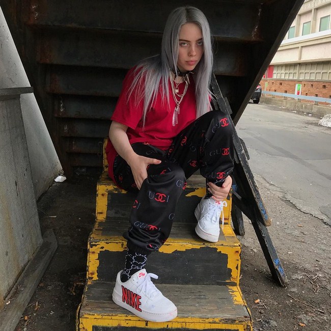 Hot Billie Eilish is Bad in All the Right Ways (31 Photos) 33