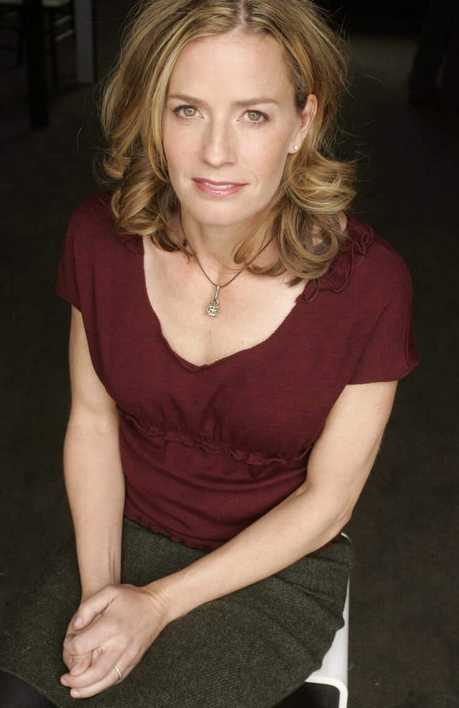 Hot Elisabeth Shue, Like Wine, Gets Better With Age (39 Photos) 36