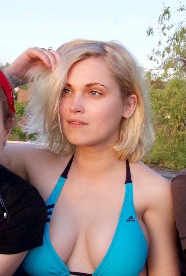 Hot Eliza Taylor is a Blonde Bomshell (48 Photos) 50