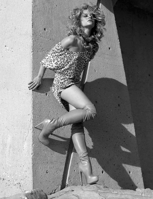 Hot Emilie de Ravin is a Looker (46 Photos) 47